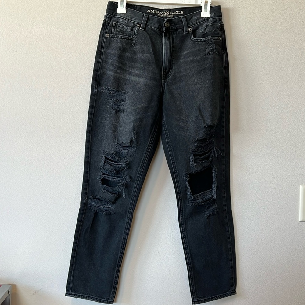 American Eagle Next Level Stretch Curvy Black Distressed Jeans Size 6 Regular
